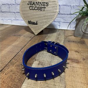 Blue spiked dog collar 
Approx measurements in photos